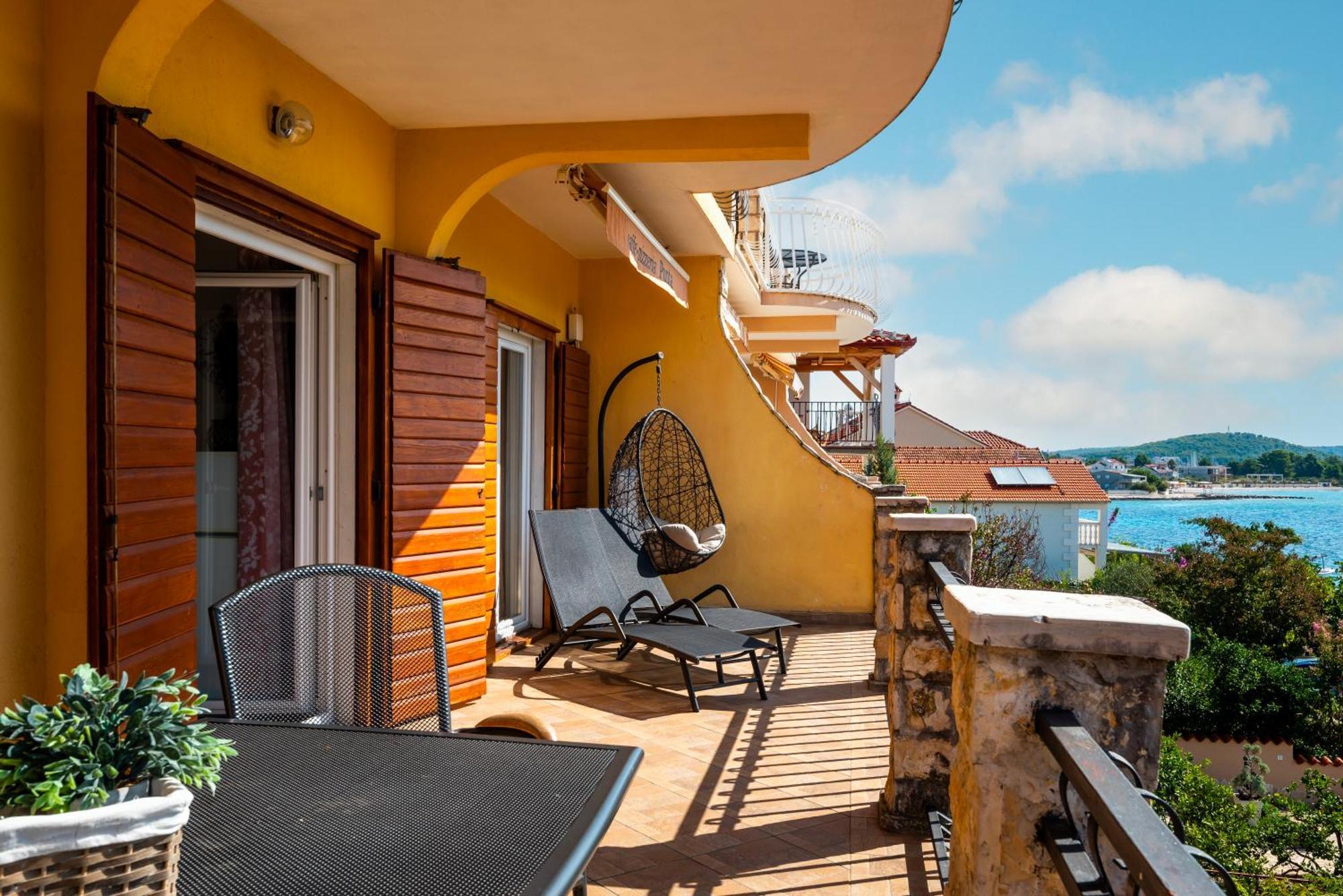Apartments Rogoznicka Oaza Rogoznica  Ngoại thất bức ảnh