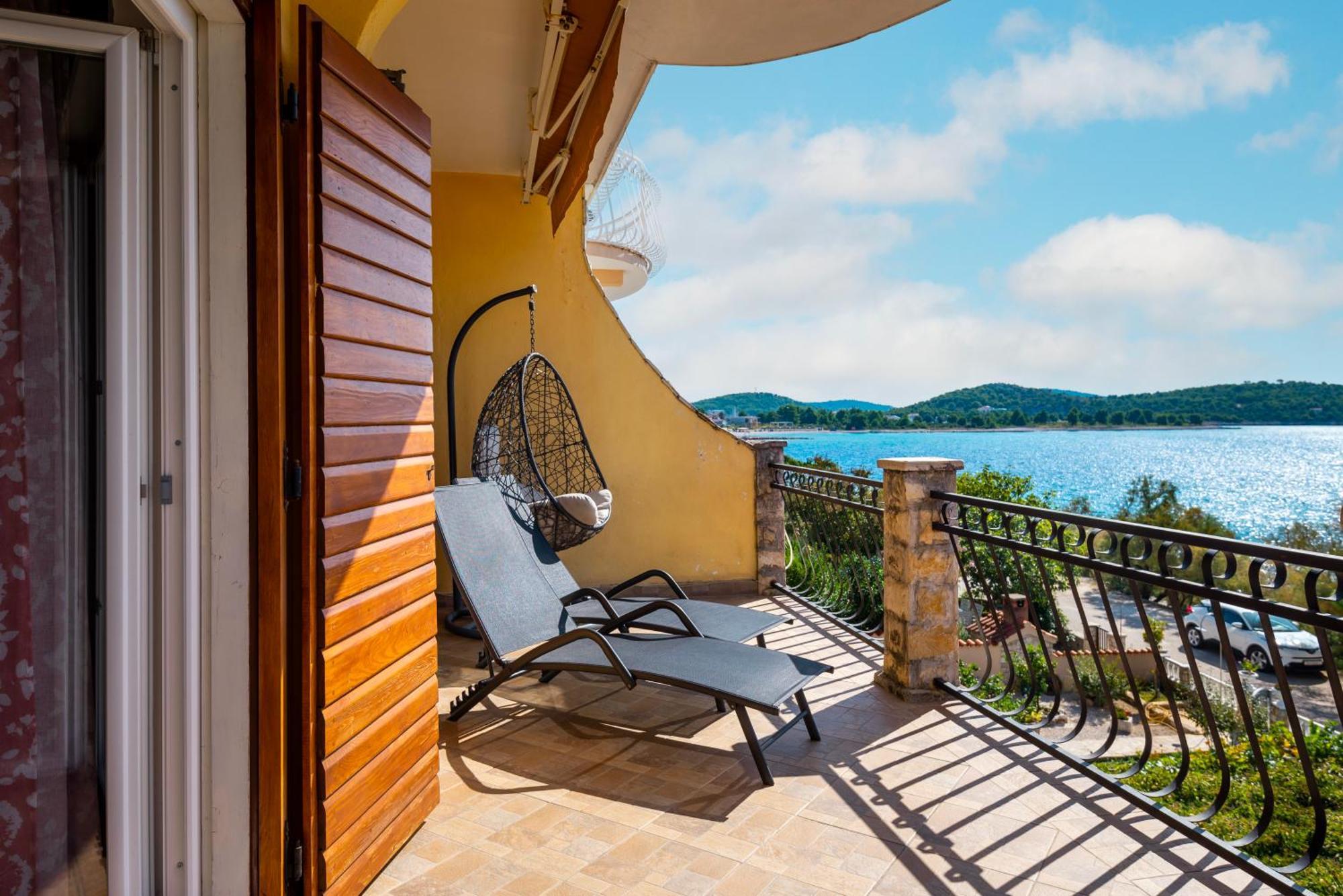 Apartments Rogoznicka Oaza Rogoznica  Ngoại thất bức ảnh