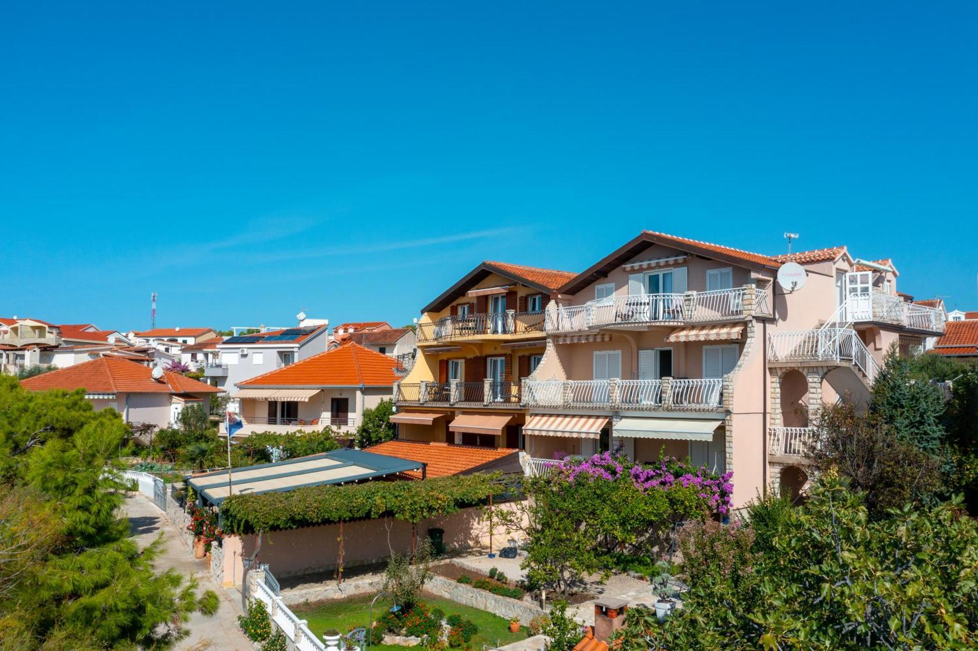 Apartments Rogoznicka Oaza Rogoznica  Ngoại thất bức ảnh